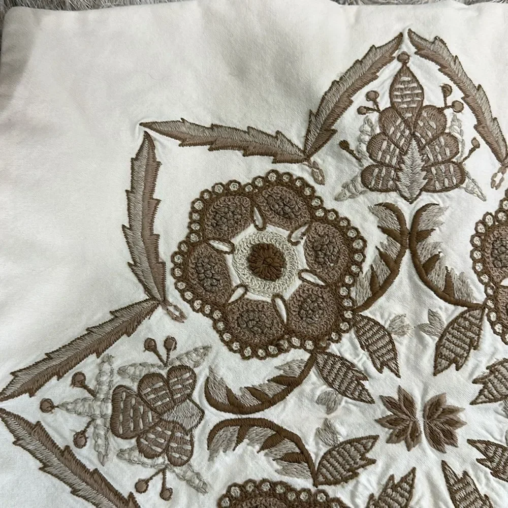 Pottery Barn Cora Medallion Embroidered Pillow Cover 20”x 20” Neutral Tones‎